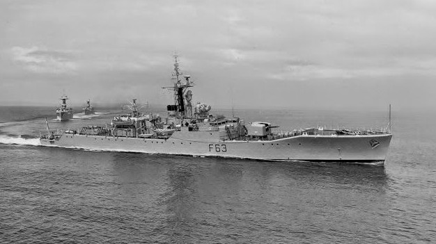 HMS_Scarborough leading the Dartmouth Training Squadron